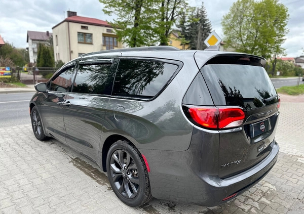 Chrysler Pacifica cena 108000 przebieg: 117000, rok produkcji 2018 z Olsztynek małe 781